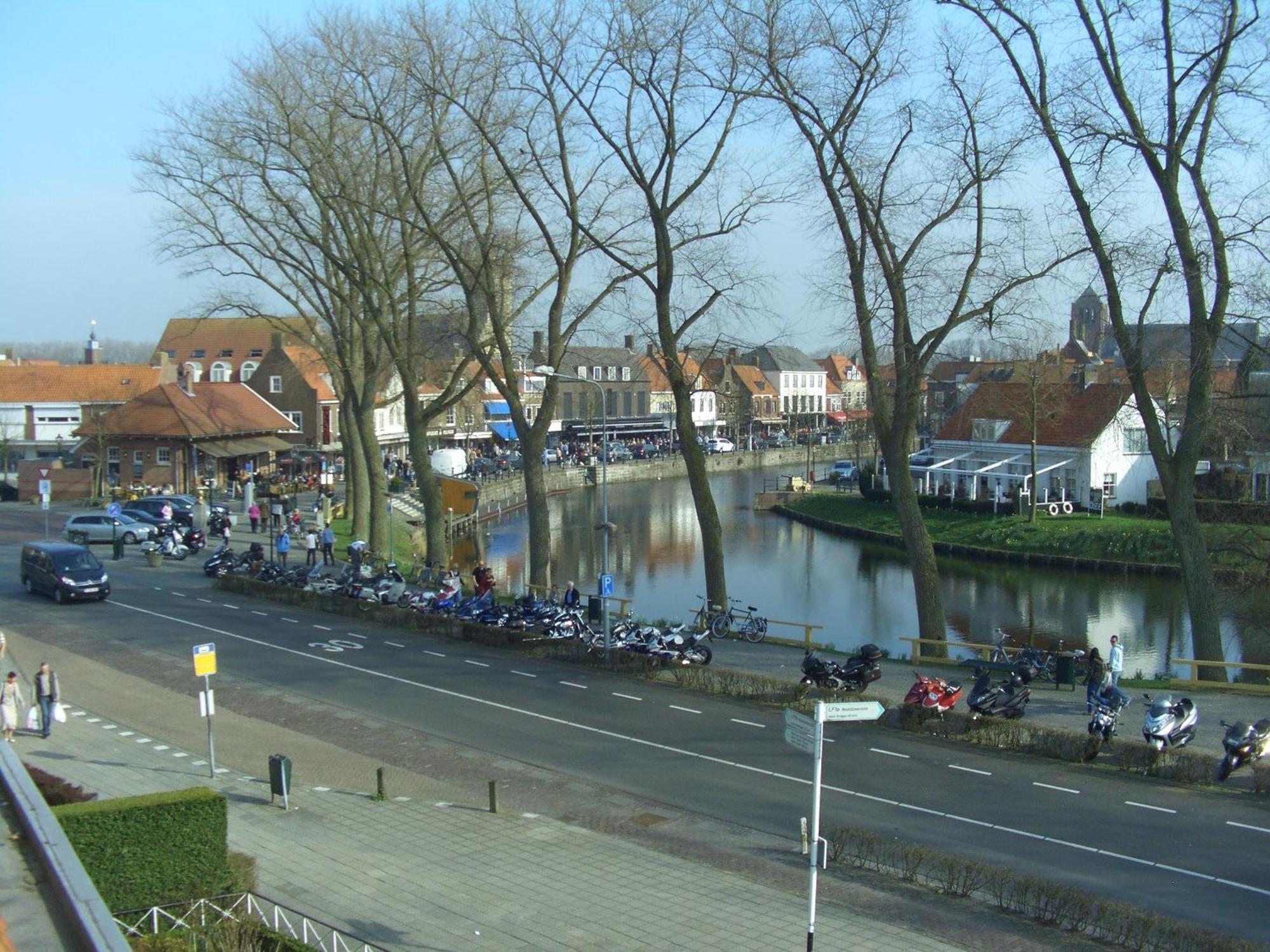 Hotel Sanders De Paauw Sluis Exterior foto